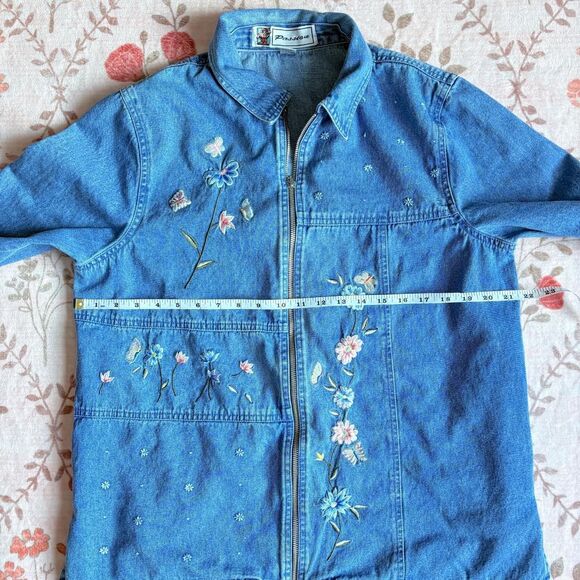 Women's Denim Embroidered Jacket - Picture 3 of 8